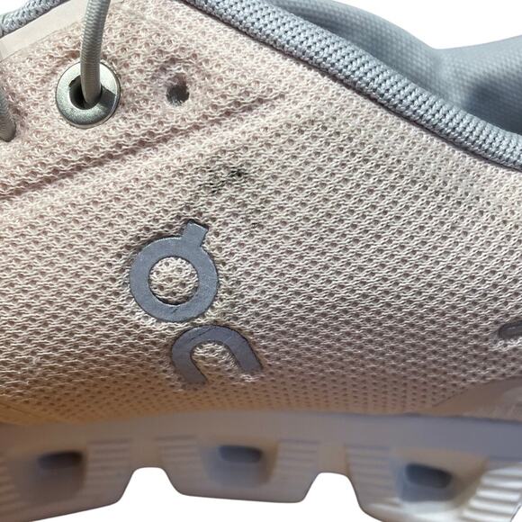 On Cloud 5 Women's Shell White 59.98153 Size 11 Good Used Condition - Picture 6 of 10